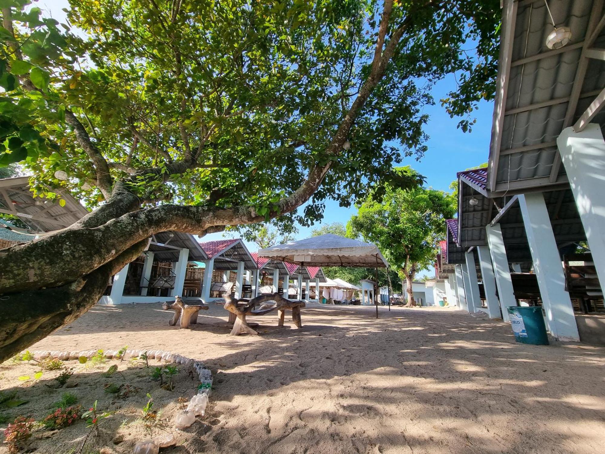 Yemaya De Laiya Powered By Cocotel Batangas Exterior foto